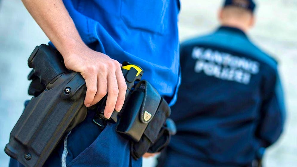 The Aargau cantonal police arrested two suspected thieves in Eiken AG and Effingen AG on Friday night. (symbolic image)