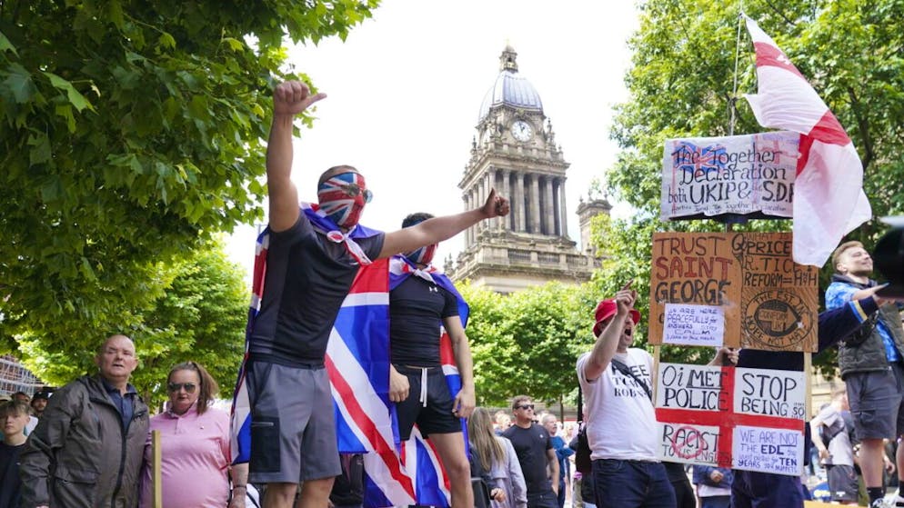 Negli scorsi giorni numerose proteste da parte dell'estrema destra si sono tenute in Gran Bretagna.