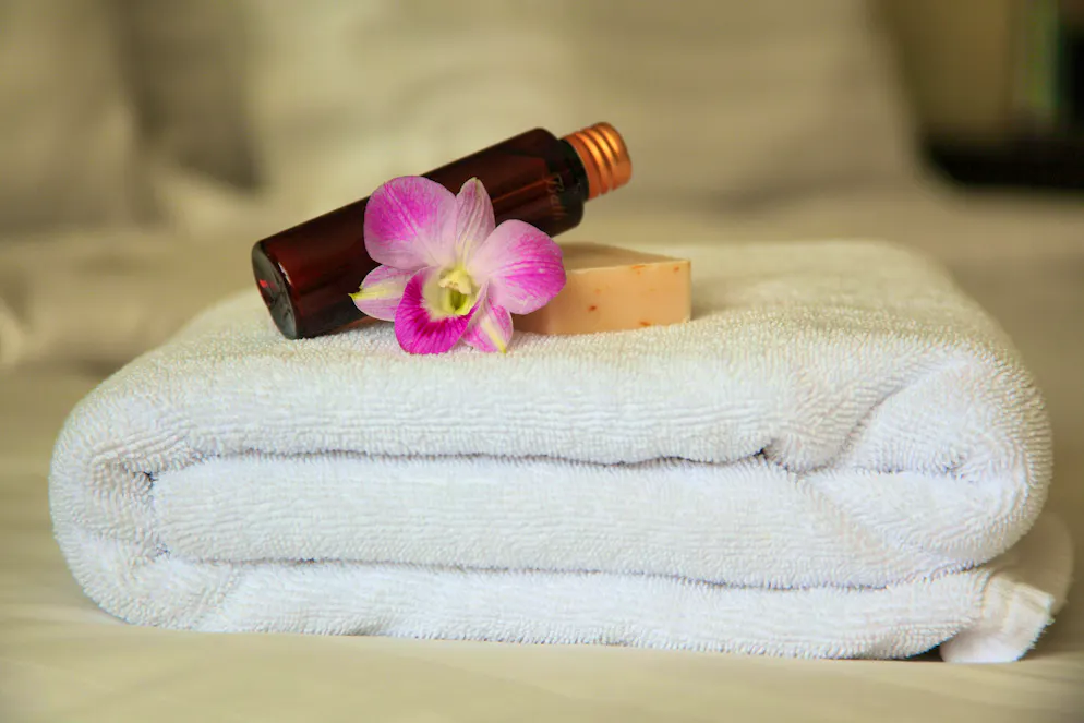 Guests often take things from hotel rooms. Sometimes it's the bathrobe, but towels, toiletries and writing utensils are also popular.