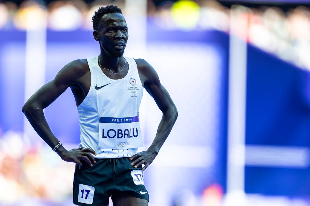 Lobalu ai piedi del podio.