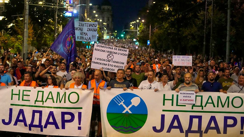 Europe's largest deposit. Tens of thousands protest against lithium mine in Serbia