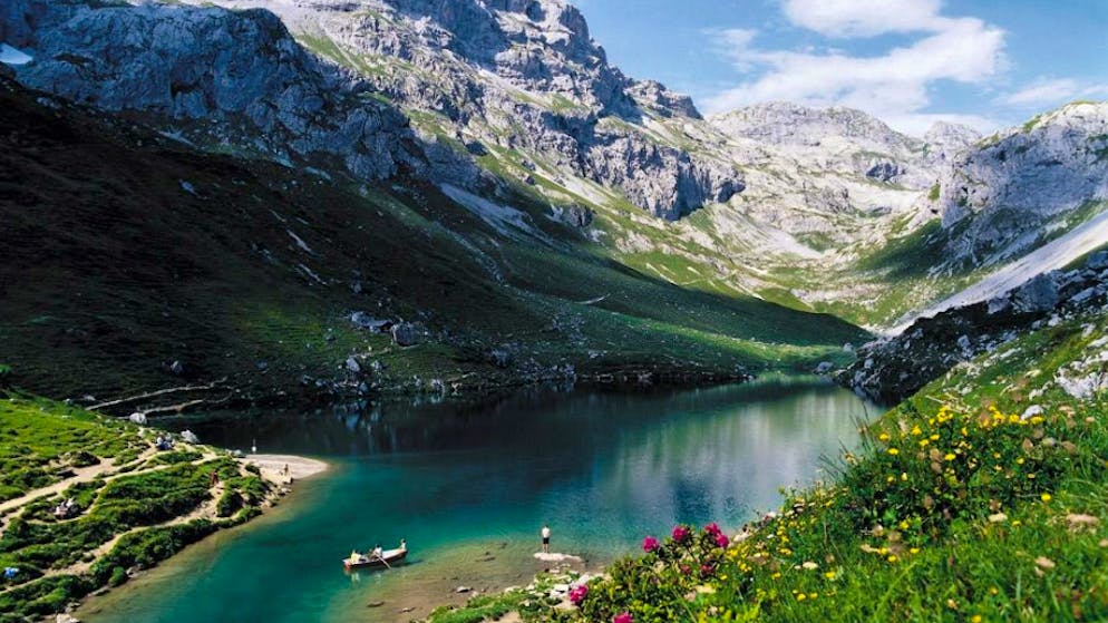 Geheimtipps mit Abkühlungsgarantie. Abkühlung garantiert: Das sind die schönsten Bergseen der Schweiz