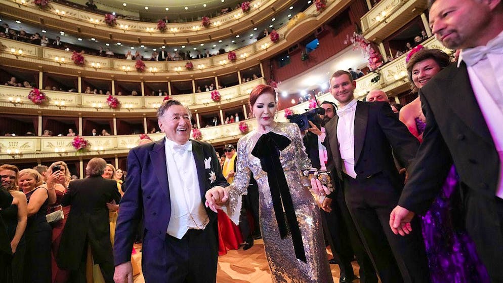 Viennese impresario Richard Lugner has died at the age of 91. In 2024, Lugner invited Hollywood star Priscilla Presley to the 66th Opera Ball at the Vienna State Opera.