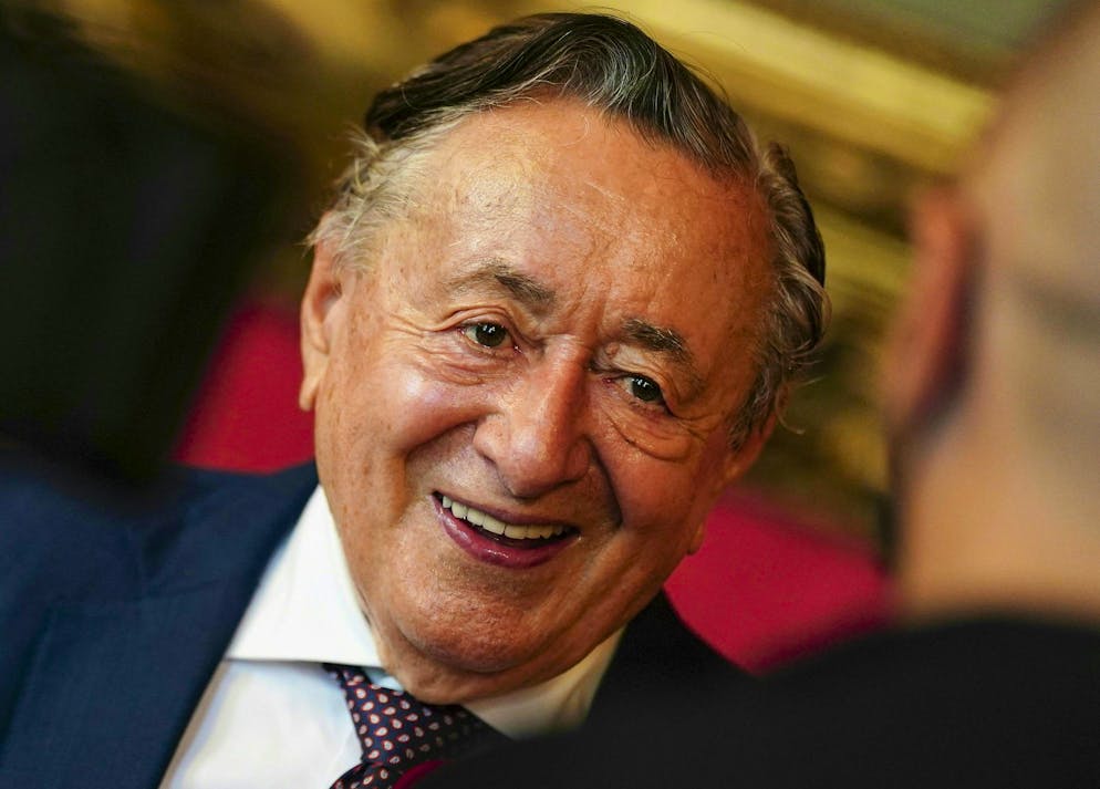 Von diesen Stars mussten wir uns 2024 verabschieden. <strong>12.08. Richard Lugner (91):</strong> Der österreichische Bauunternehmer zelebrierte seit mehr als 30 Jahren seine Teilnahme am Wiener Opernball mit berühmter Begleitung.