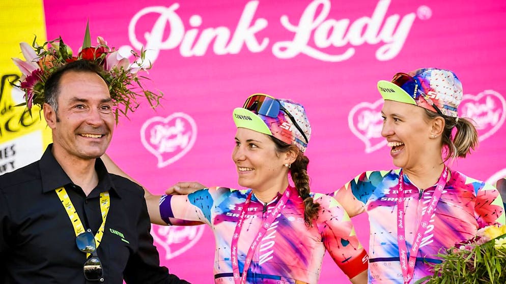 Start today Auflage der Tour de France Femmes - Gallery. Genferin Elise Chabbey and to the left of my team colleague Katarzyna Niewiadoma. Die Polin is heard by the Mitfavoritinnen