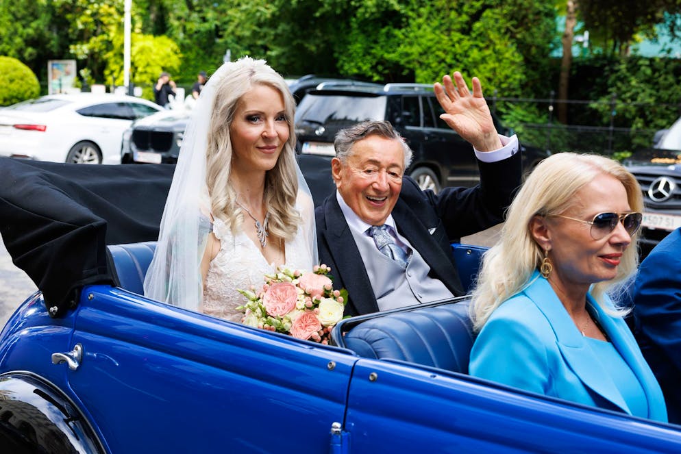 Richard Lugner ist tot – die Schlagzeile als Lebenselixier. Sein «Bienchen»: Erst im Juni heiratete Richard Lugner seine sechste Frau, Simone Reiländer
