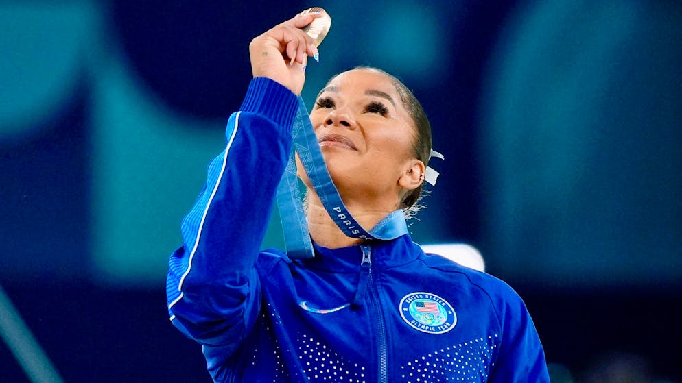 Jordan Chiles ne récupère pas le bronze au sol.