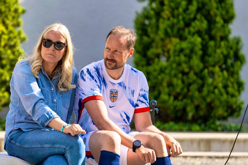 La princesse héritière Mette-Marit et le prince héritier Haakon ont exprimé leur profonde inquiétude face aux accusations pesant sur leur fils.