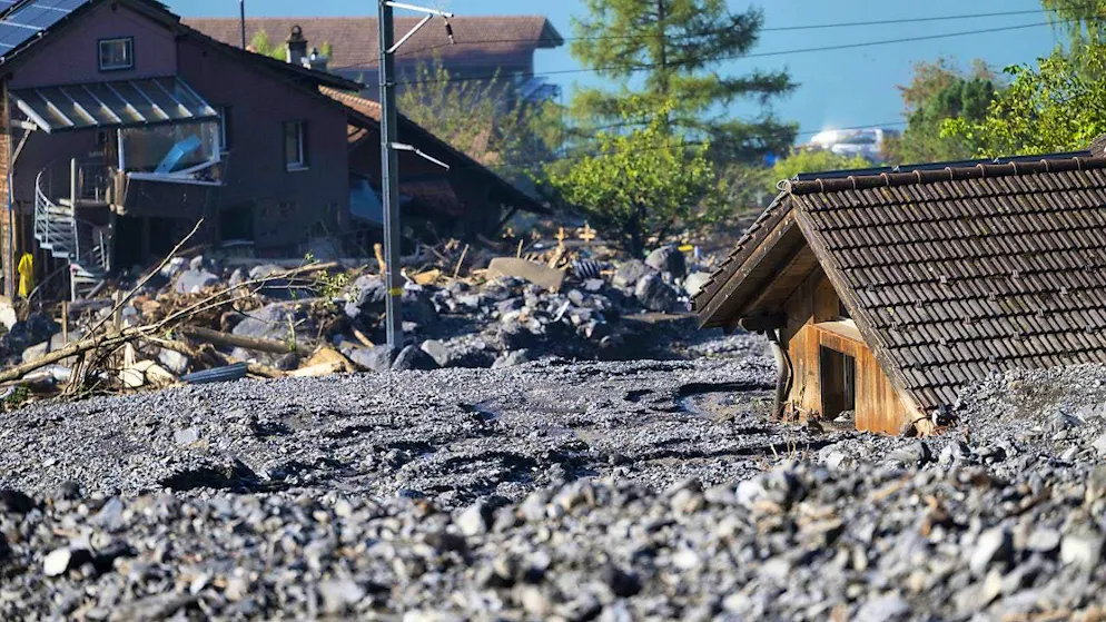 A debris avalanche covers part of the village of Brienz BE.