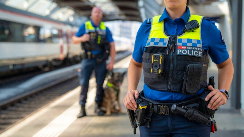 Sicherheit in Zügen und Bahnhöfen. SBB statten Transportpolizisten schweizweit mit Bodycams aus
