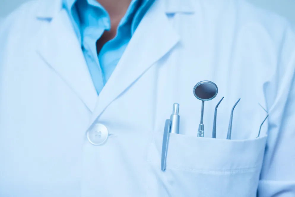 Sept années de prison ont été requises jeudi à l'encontre d'un ex-dentiste de 61 ans, accusé d'avoir pratiqué des opérations médicalement injustifiées et bâclées ayant occasionné des mutilations chez des dizaines de ses patients en Lozère. (Image symbolique)