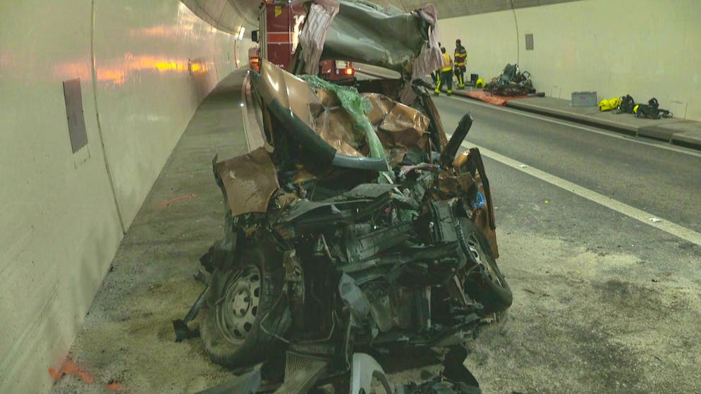 Serious accident on the Rickenstrasse. This car is just a pile of rubble.