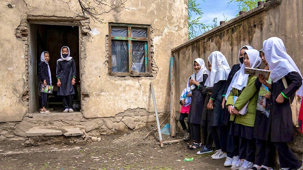 ATTENTION: LOCKDOWN DEADLINE AUGUST 15 00:01 AM.  - ARCHIVE - Afghanistan is now the only country in the world that denies women and girls over the age of 12 access to education. Photo: Ebrahim Noroozi/AP/dpa