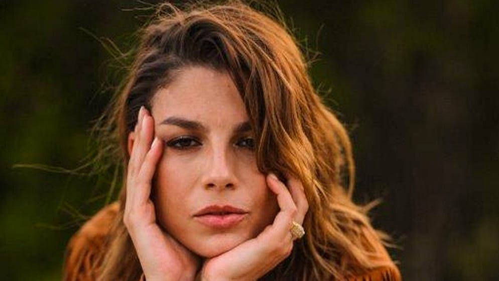 Ecco cosa ha detto. A 15 anni dal primo incontro, Emma Marrone parla del rapporto con Maria De Filippi