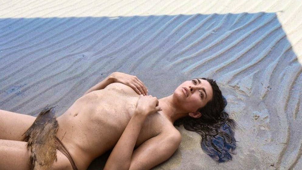 Sarà presente nel calendario Pirelli 2025: la performance artist statunitense Martine Gutierrez.