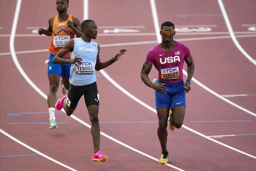 Uno accanto all'altro