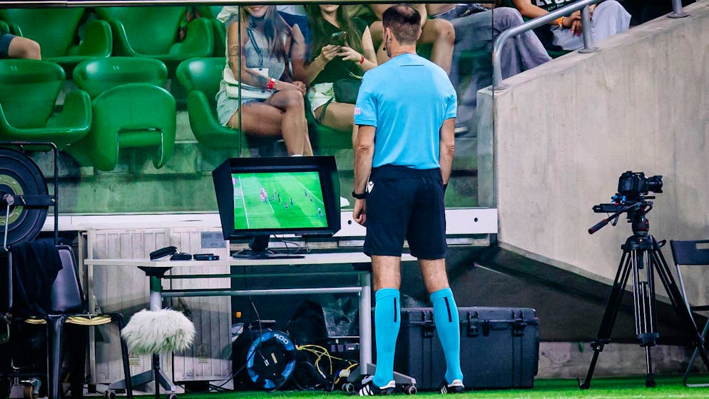 Polen wollen Protest einlegen. «Warum hat der Schiedsrichter kein St.-Gallen-Shirt getragen?»