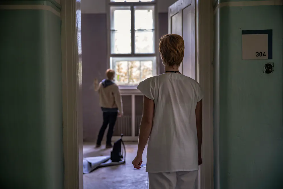 Entre cinquante et cent délinquants sont libérés chaque année après une thérapie suivie en institution en Suisse. (image d'illustration)