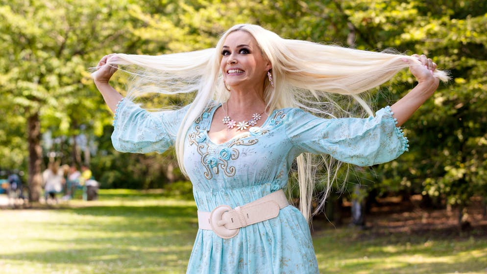 Realitystar Daniela Katzenberger (37) hat in einem Interview angekündigt, sich an ihrem 40. Geburtstag für das Erotikmagazin «Playboy» auszuziehen.