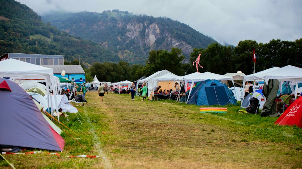 BG9 Gampel. Auf dem Zeltplatz spielen sich in der Regel mindestens so viele Geschichten ab wie auf dem Festivalgelände.