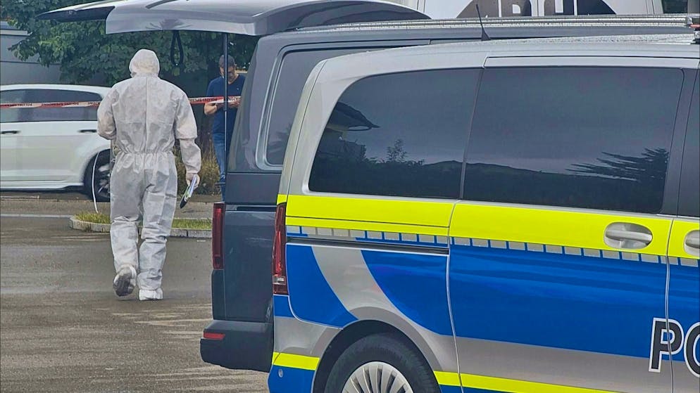 Forensic scientist at the scene of the crime in Wohlen AG. 