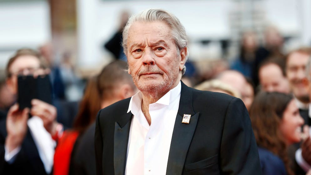 CANNES, FRANCE - MAY 19: Alain Delon attends the premiere of the film "A hidden life" during the 72nd Cannes Film Festival on May 19, 2019 in Cannes, France.