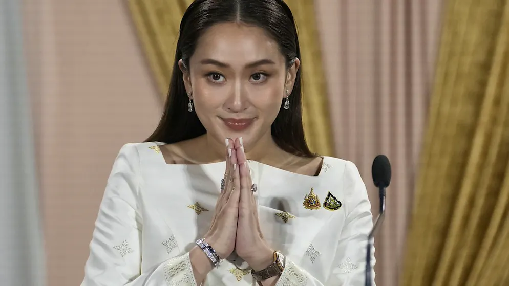En 2024, à 37 ans, Paetongtarn Shinawatra, la fille de l'ex-Premier ministre milliardaire controversé Thaksin, a été investie cheffe du gouvernement thaïlandais par le roi Maha Vajiralongkorn.