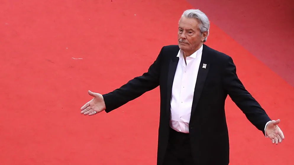 Macron, Belmondo, Mathieu.... «Un monument»: pluie d'hommages après la mort d'Alain Delon