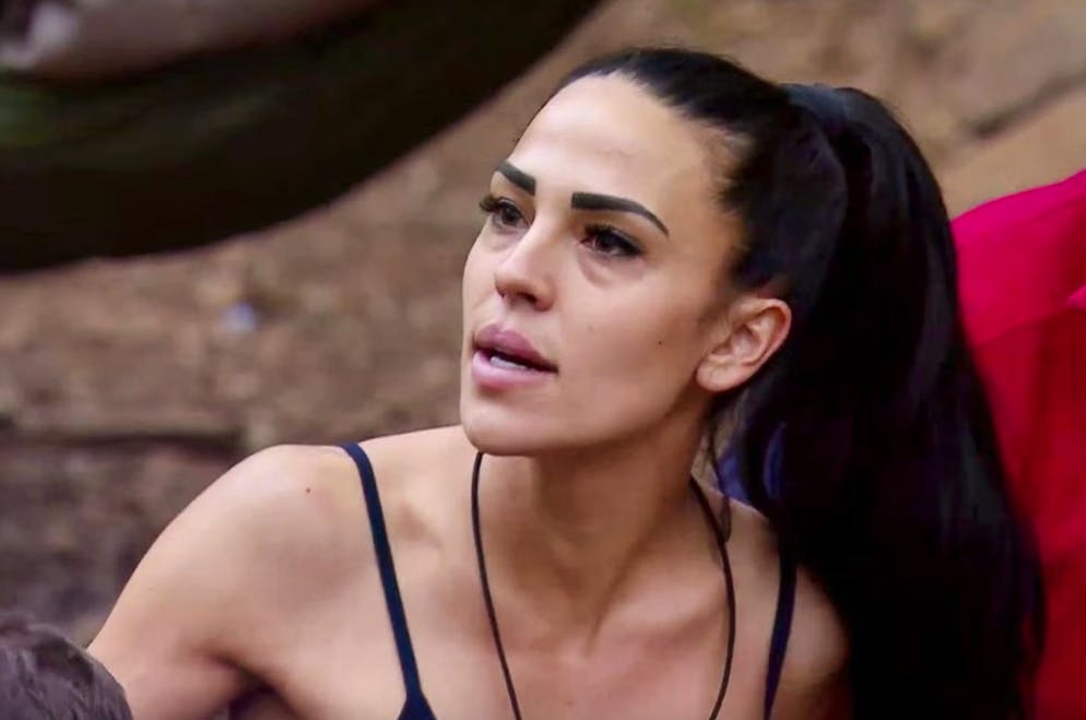 Nimmt den Platz von Ex-«Köln 50667»-Darsteller David Ortega ein, der an Tag zwei schon aus dem Dschungelcamp fliegt: der Schweizer Reality-TV-Star Elena Miras.