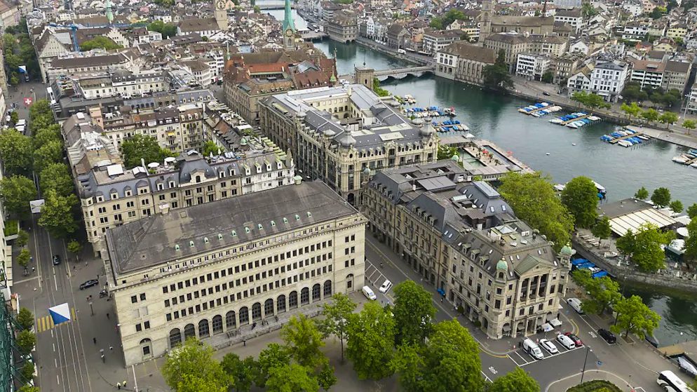 La Banque nationale suisse (BNS) a acquis entre avril et fin juin pour 103 millions de francs de devises, après s'être offert pour 281 millions en monnaies étrangères le trimestre précédent.