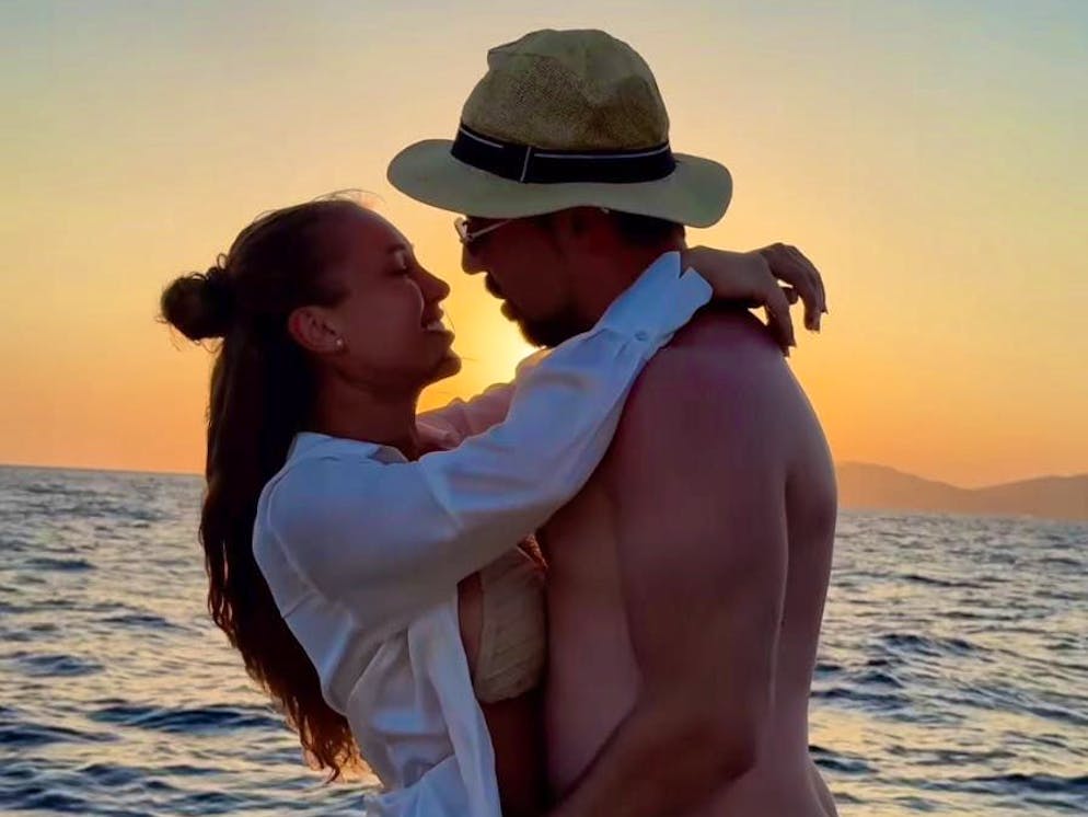 Swiss Instagram comedian Zeki Bulgurcu (Swissmeme) and former Bachelorette Yuliya Benza are expecting a baby.