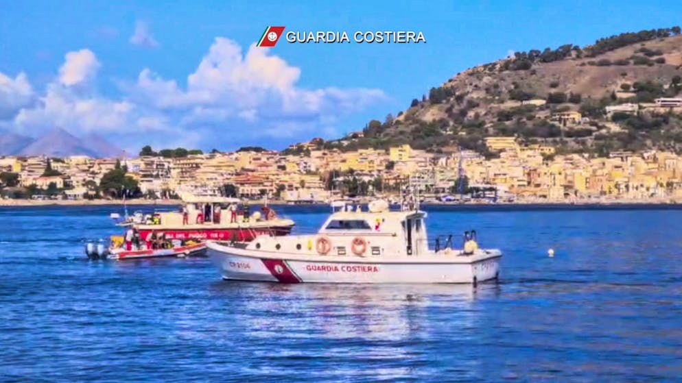 Untergang vor Sizilien: Eine Party wird zum Alptraum - Gallery. Vermisst werden sechs Menschen.