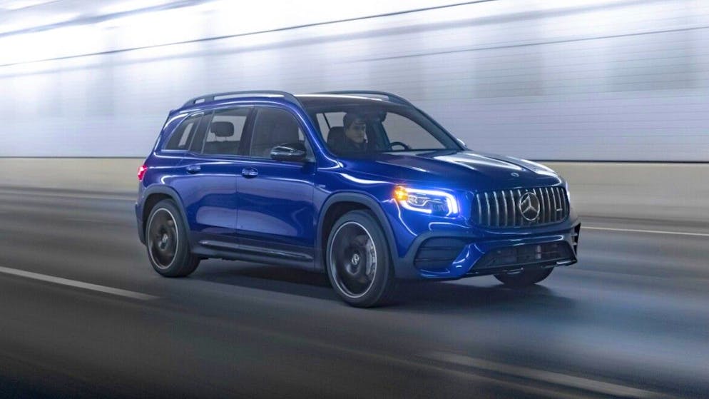 Versicherungsprämien steigen. 2025 geht es den Autofahrern ans Geld