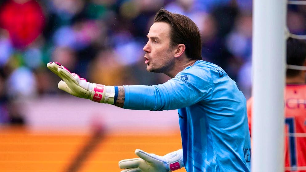 Goalkeeper Manuel Riemann has filed a lawsuit against VfL Bochum and is hoping to return to professional training.