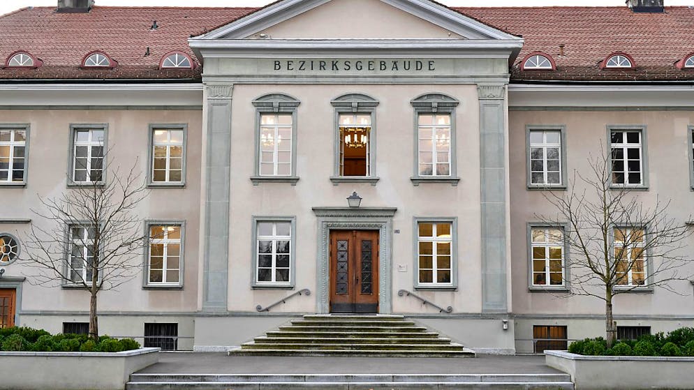 Das Bezirksgericht Bülach entscheidet am Dienstag über die Verwahrung einer 25-jährigen Frau. (Symbolbild)