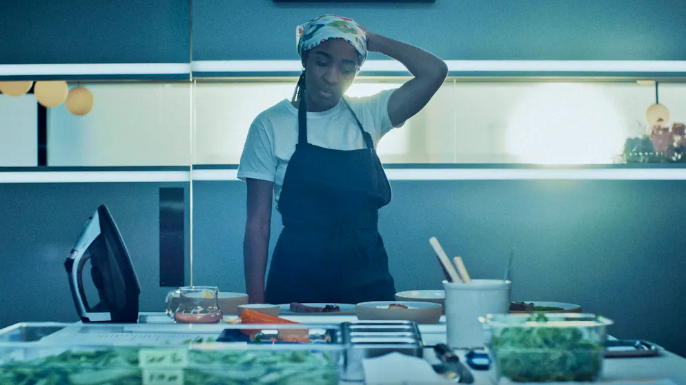«The Bear» Staffel 3: So viele schicke Menüs, aber niemand hat Hunger. Das Essen in «The Bear» ist stets im Zentrum der Serie, doch verliert mit dieser waghalsigen Innovation Herz und Seele. Darum zweifelt auch Figur Sydney (Ayo Edebiri) am Vorhaben von Carmy.
