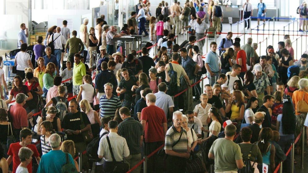 A Japanese airport was closed over the weekend after a pair of scissors went missing. (thumbnail)