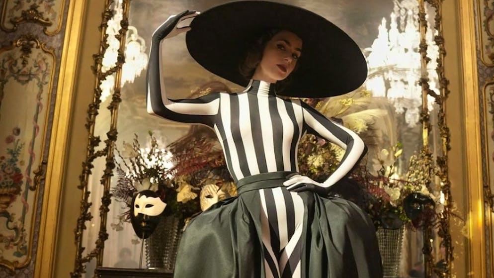 «Emily in Paris». Ce look inspiré par une grande star d'Hollywood