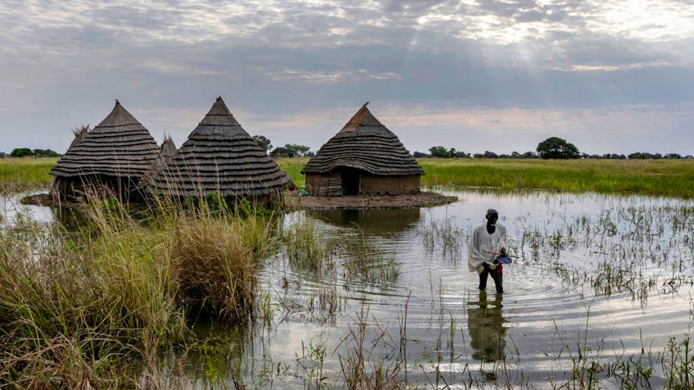 ARCHIV - Nachdem der Südsudan bereits 2021 schwere Überschwemmungen in der Regenzeit erlitt, werden in der nun einsetzenden Regenzeit die schwersten Fluten seit Jahrzehnten erwartet. Foto: Adrienne Surprenant/AP/dpa