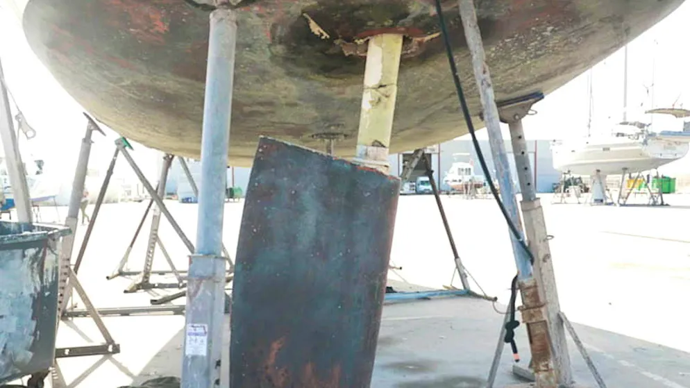 Broken Champagne ship in Barbate. The orcas shook the rudder until water entered the ship.