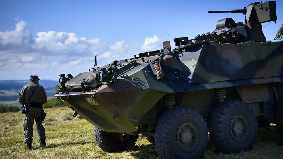 Nachfrage steigt. Immer mehr Schweizer behalten ihre Waffe nach Dienstende