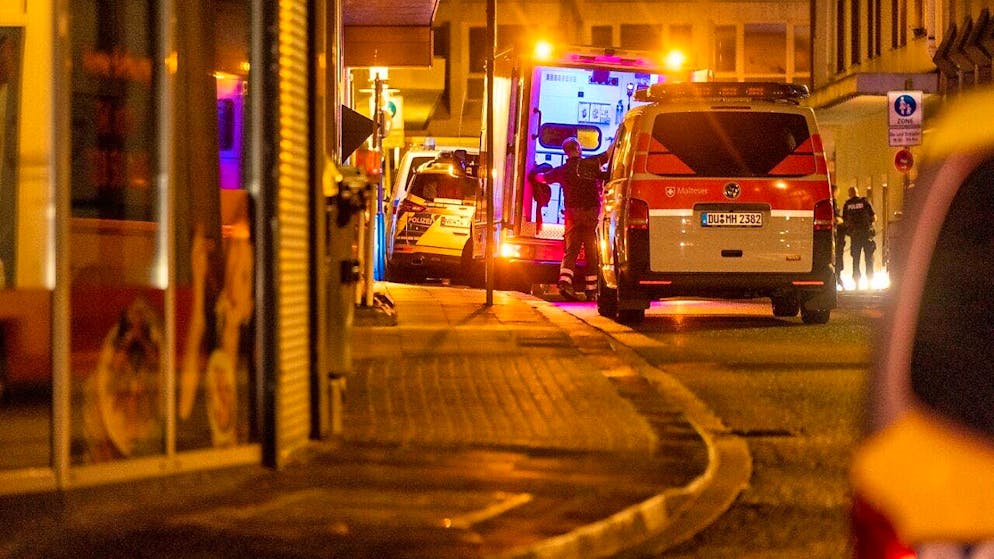 Rescue workers and police are on duty in Solingen. Photo: Thomas Banneyer/dpa