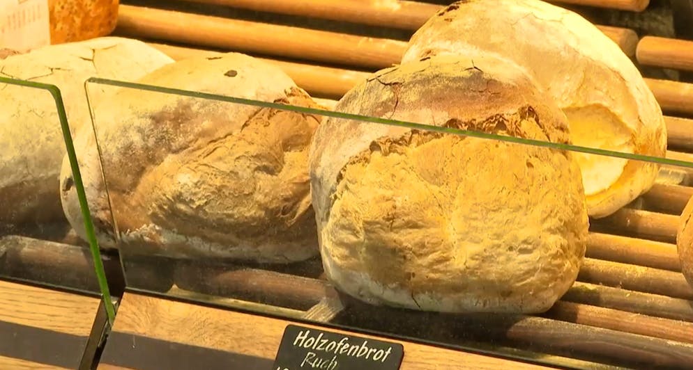 Traditional bread baked in a wood-fired oven in a bakery in Möhlin (AG) will soon be a thing of the past.