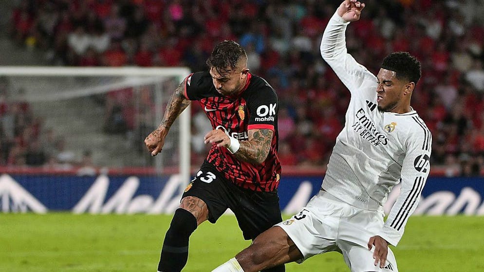 Jude Bellingham (rechts) muss eine längere Pause einlegen.