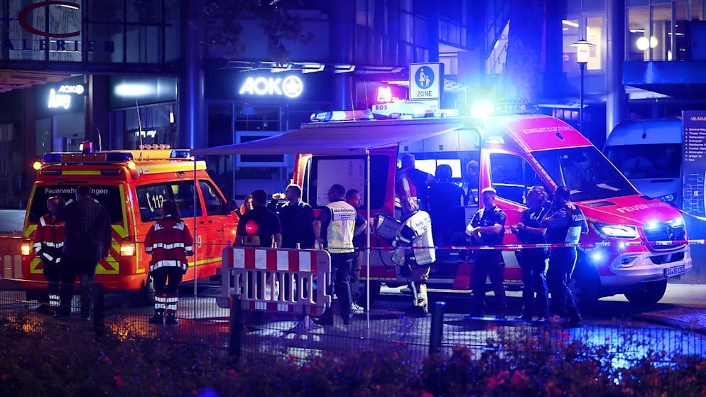 Attentato. Uccide diverse persone con un coltello a una festa in Germania, è caccia all'uomo