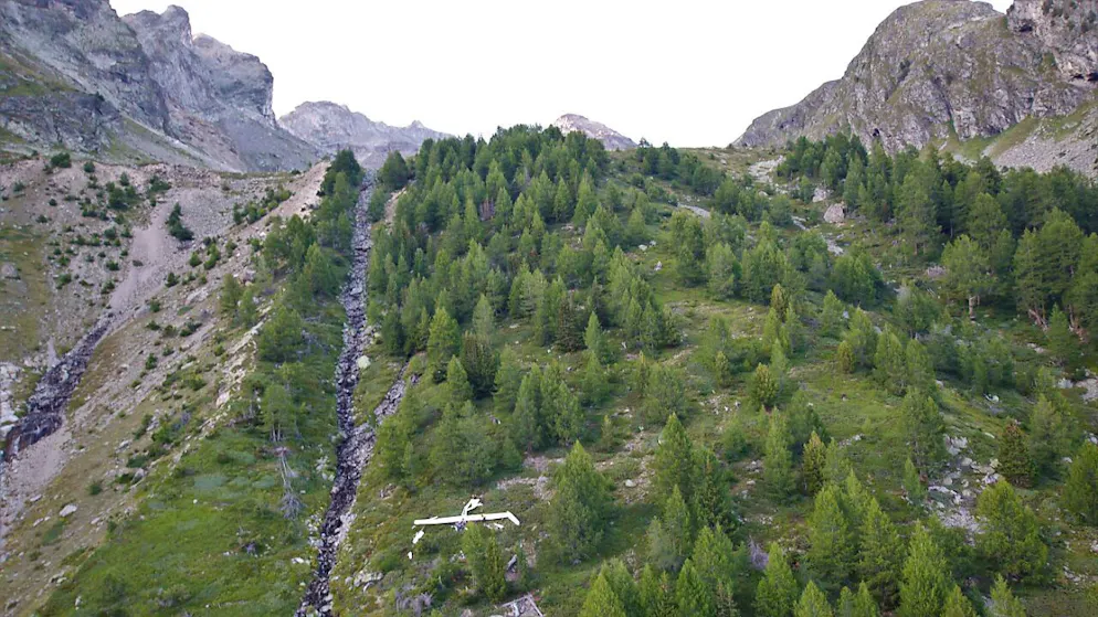 Avviata un'indagine. Due svizzeri morti in un incidente aereo in Vallese