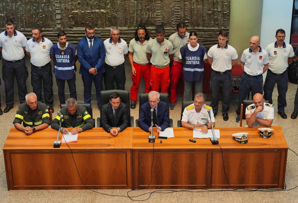 Staatsanwalt ermittelt nach Jacht-Untergang wegen Tötung - Gallery. Nach dem Untergang der «Bayesian» äussern sich die Ermittler.