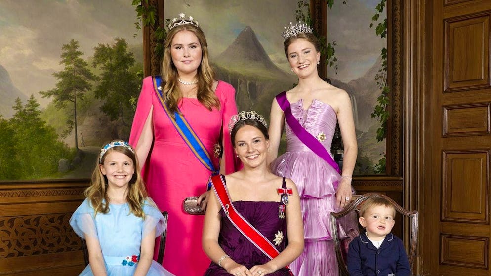 Ecco di chi si tratta. Le principesse d'Europa hanno un gruppo su WhatsApp, ma una di loro ne è esclusa