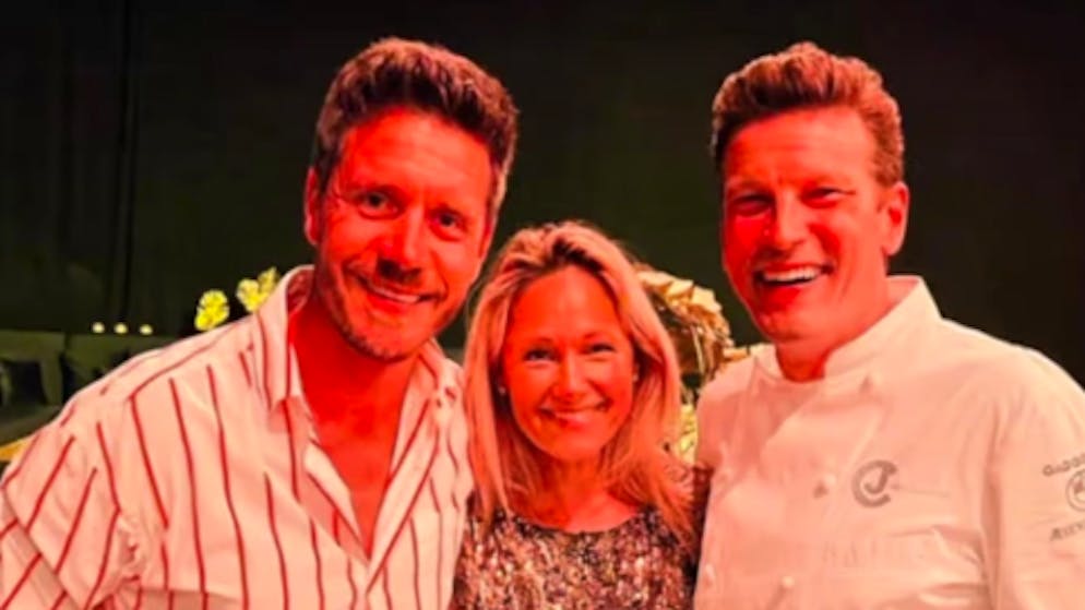 Hello, it's me. Helene Fischer shows up at Adele concert