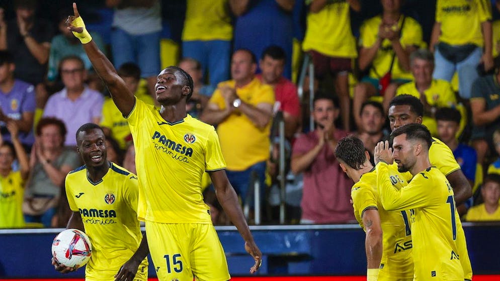 Strong home debut for Villarreal. Ex-FCB striker Barry scores a minute after coming on as a substitute to turn the game around